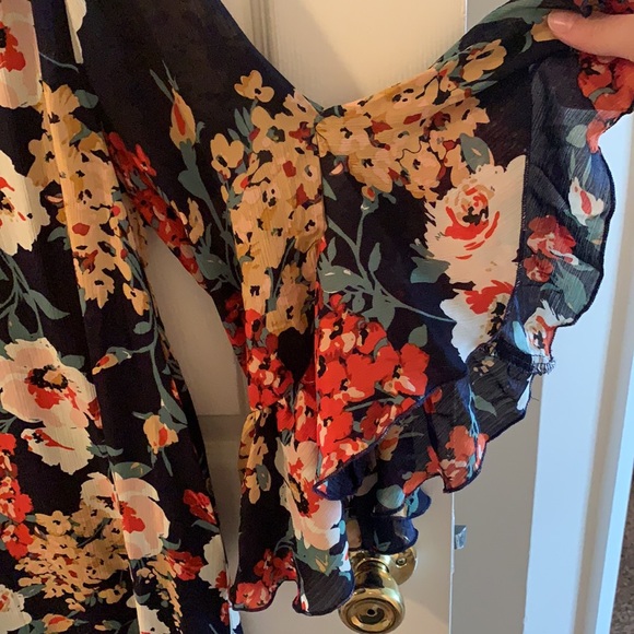 Umgee USA Floral Tunic - Picture 4 of 4